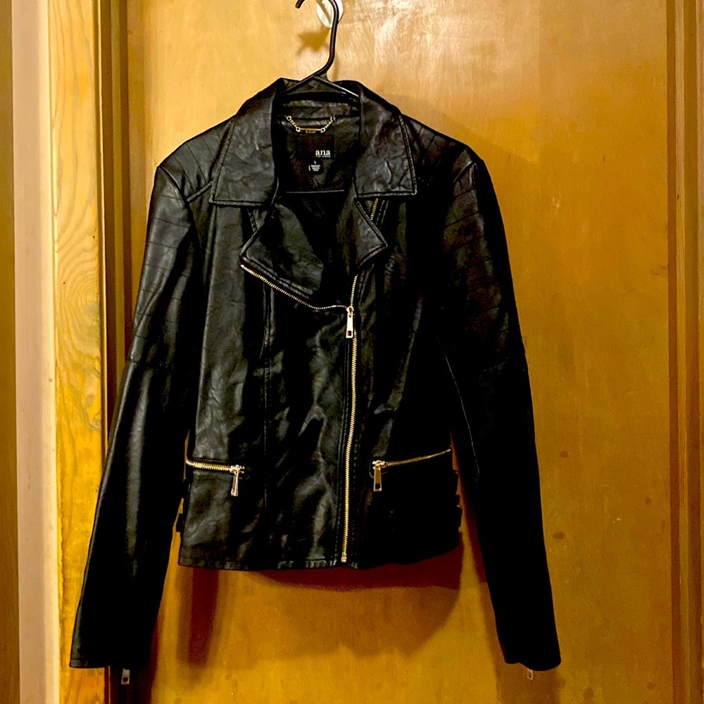 Women’s faux leather zipper pockets